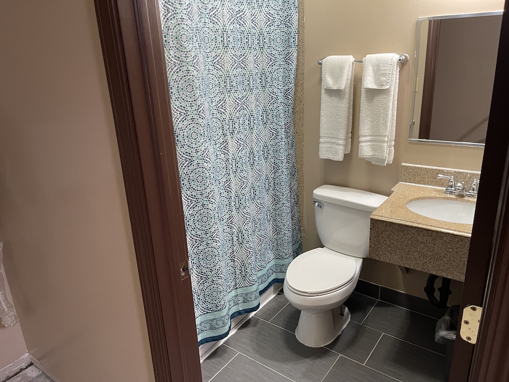 Economy Inn And Suites Ashtabula - photo 39