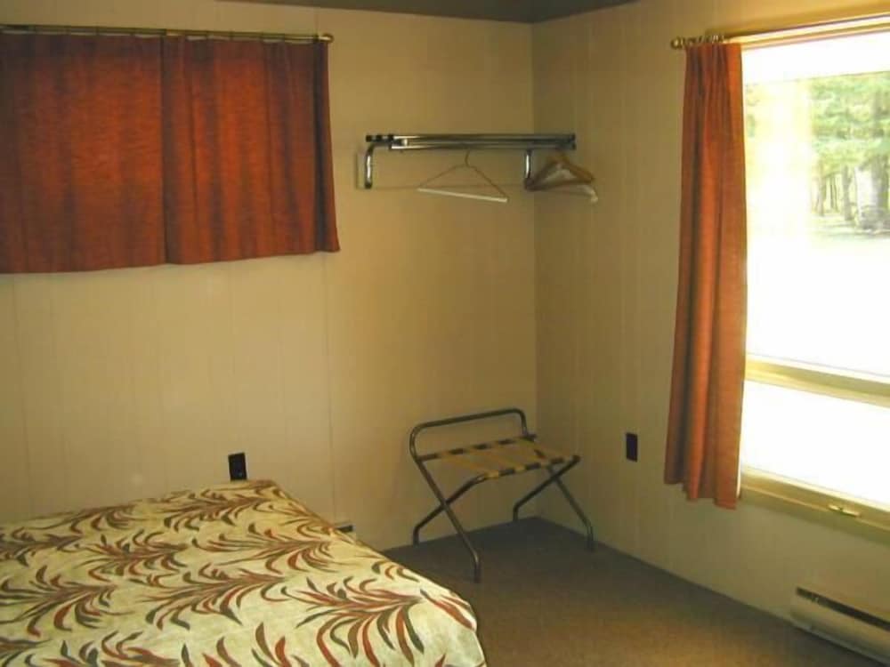 Woodland Motor Lodge - photo 22