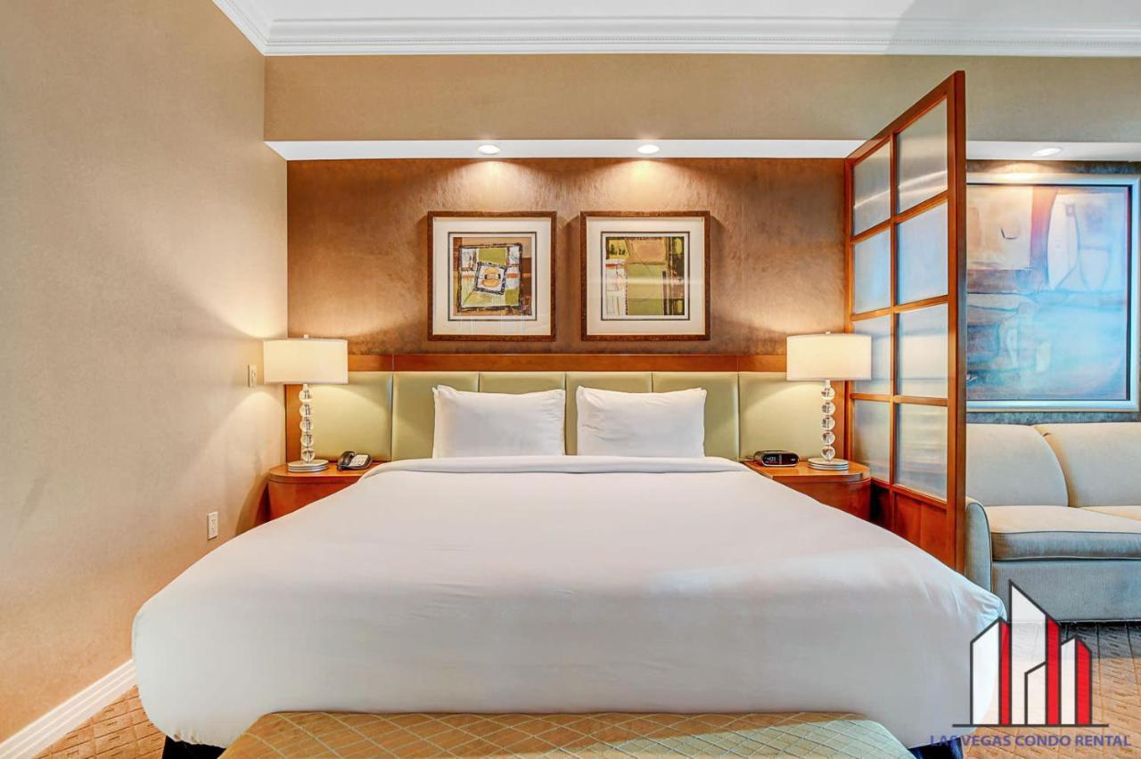 MGM Signature 30 719 Strip View Jacuzzi Studio