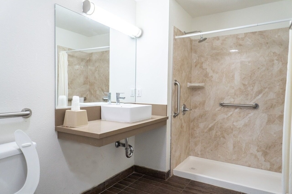 Maywood Inn - photo 25