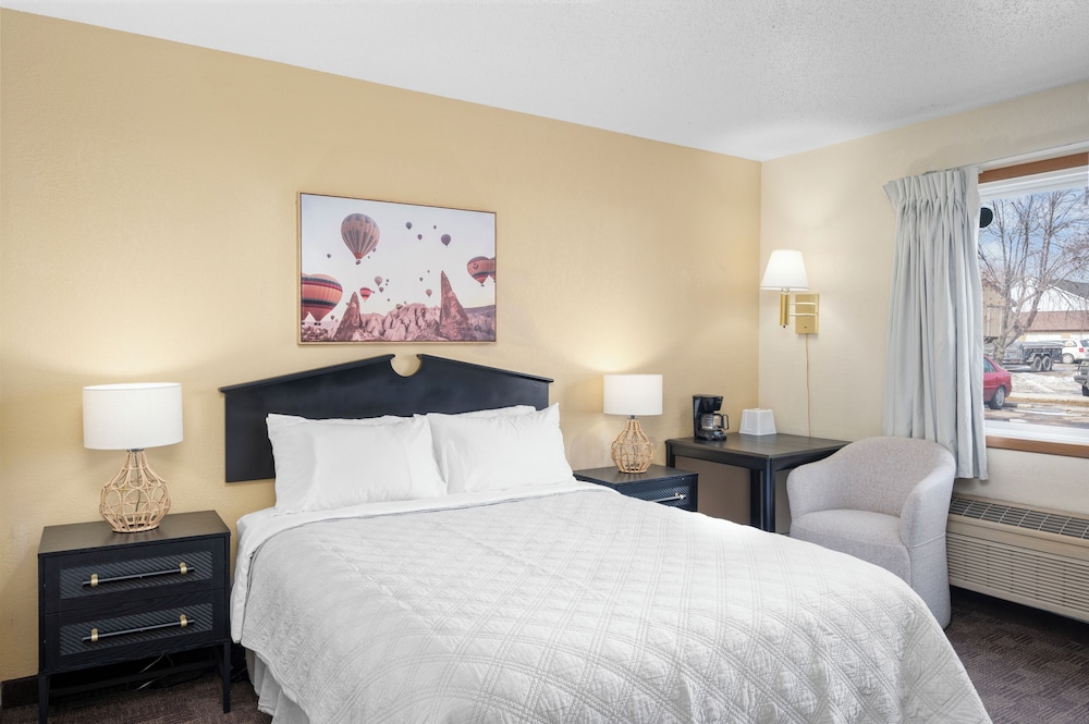 Americas Best Value Inn Grand Forks - photo 13