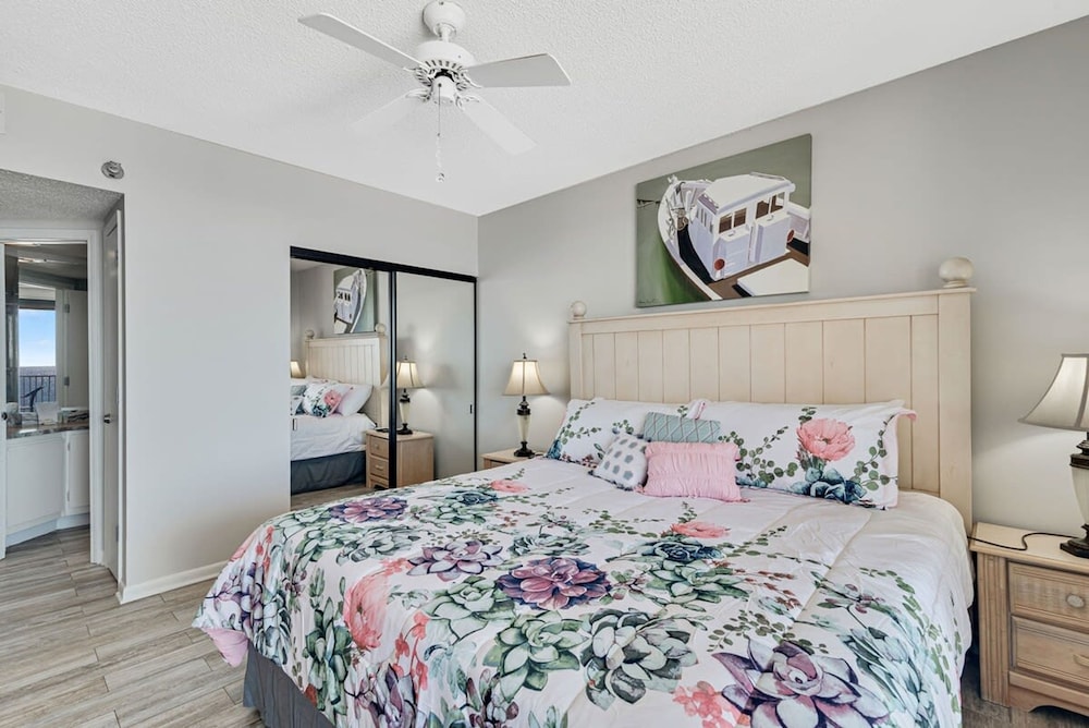 Windward Pointe 804 Sleeps 10 Beachfront Resort Amenities - photo 16