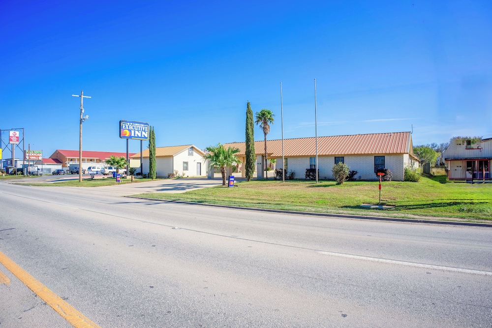 Pleasanton Executive Inn By OYO — hotel in Pleasanton