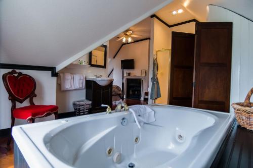 Campbell House Inn - photo 34