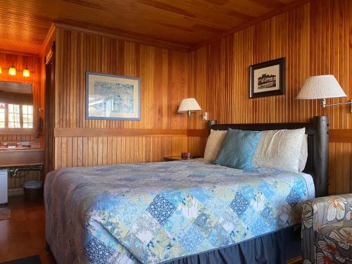 Whistling Winds Motel - photo 34