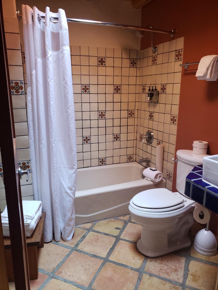 The Abiquiu Inn - photo 71