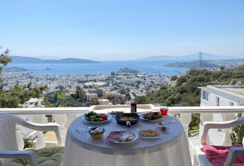 Bodrum Burcu Villa Magnificent Sea View Cozy Free Otopark Free Wifi — 4-Star Luxury Hotel in Bodrum, Turkey