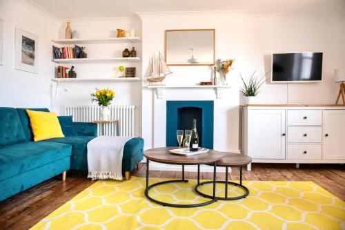 Central Seaview Apartment 3 beds 2 baths kid & dog friendly at The Lookout Broadstairs — 4-Star Luxury Hotel in Broadstairs, United Kingdom