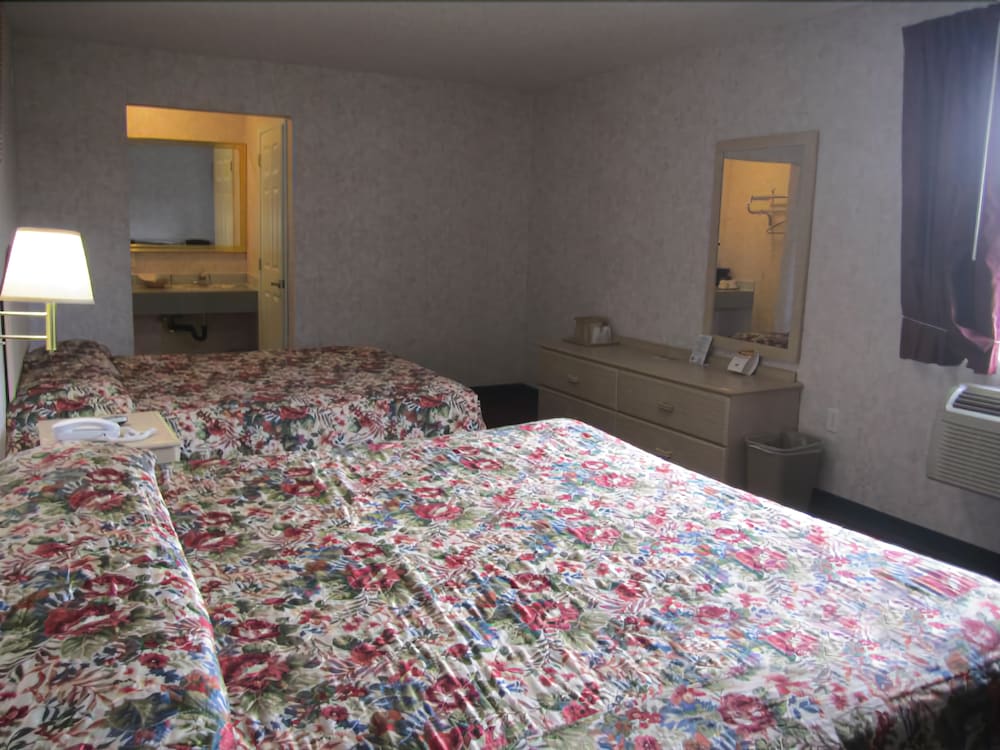 Passport Inn & Suites - photo 2