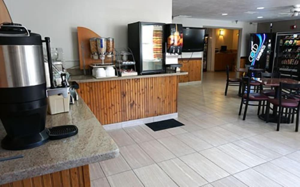 Ruidoso Mountain Inn - photo 16