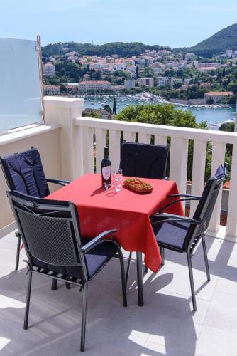 Apartment Violeta 2 with parking