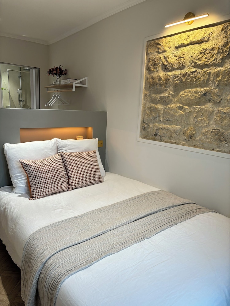 Htel du Centre - carbon neutral hotel in Paris