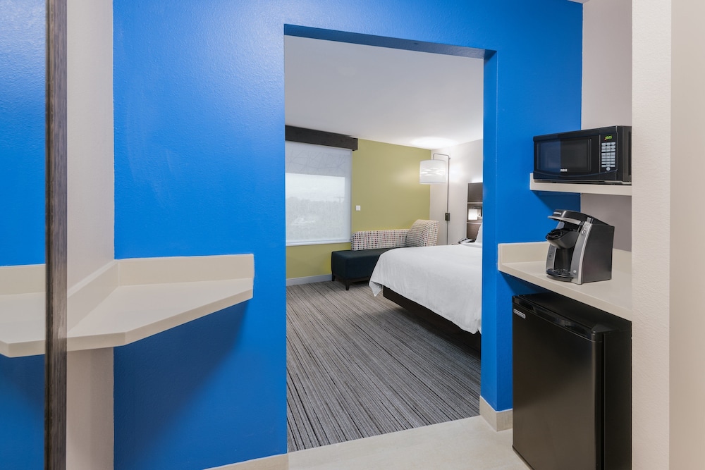 Holiday Inn Express & Suites Sugar Land SE Missouri City by IHG - photo 6