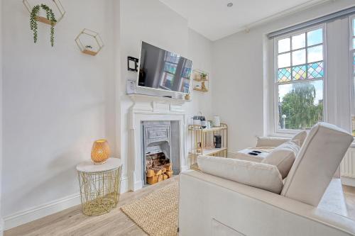 The Nook Wanstead gem Bright cosy & immaculate 1 bed apartment on the high street — 4-Star Luxury Hotel in London, United Kingdom