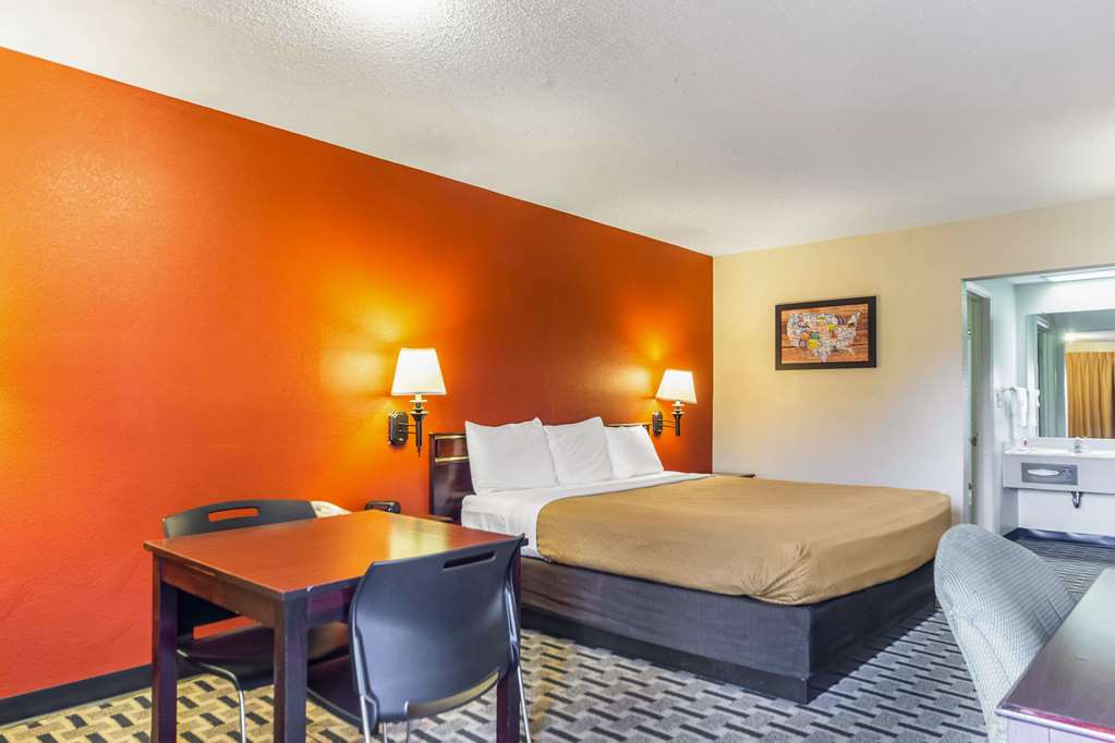 Econo Lodge Laurel - photo 10