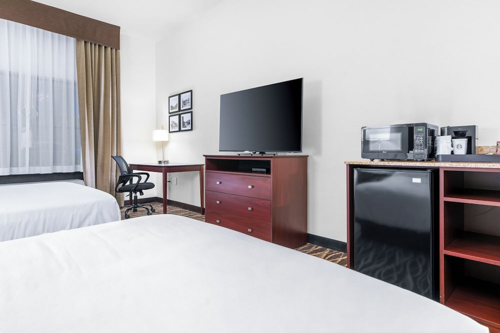 Cobblestone Hotel & Suites Lynden - photo 27