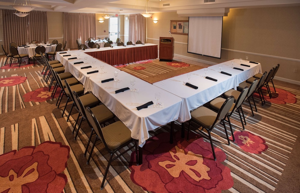 Hilton Garden Inn Wooster - photo 60