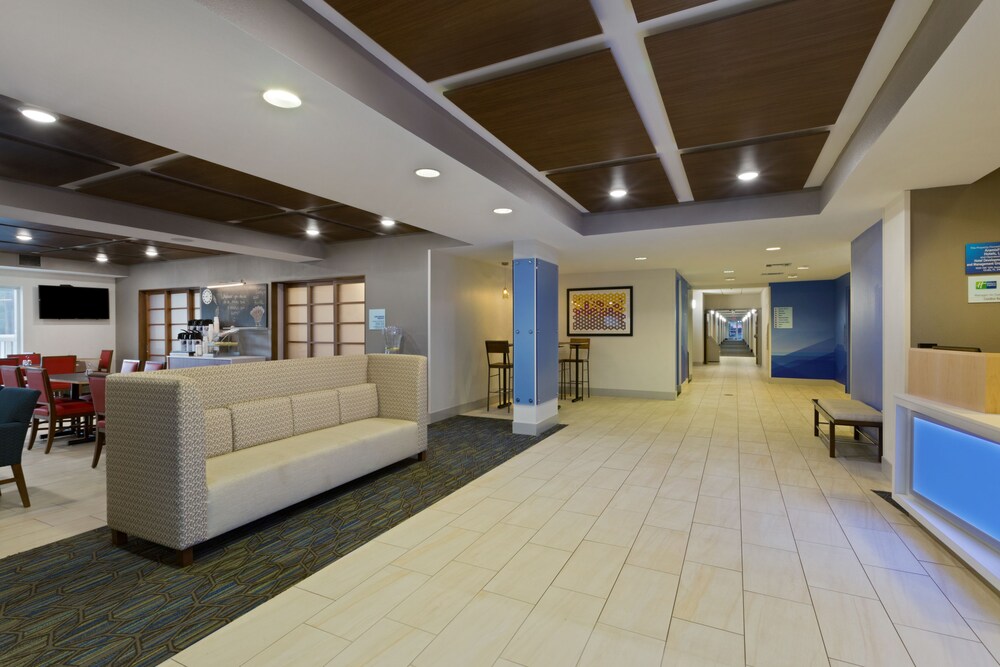 Holiday Inn Express Hotel & Suites Tavares Leesburg by IHG - photo 30