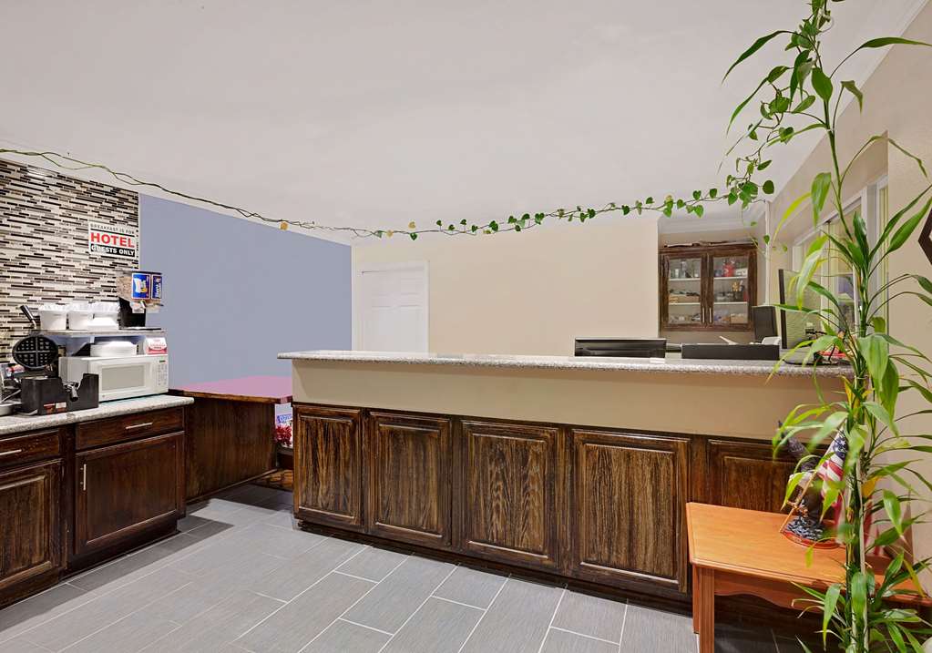 Super 8 by Wyndham Siloam Springs - photo 3