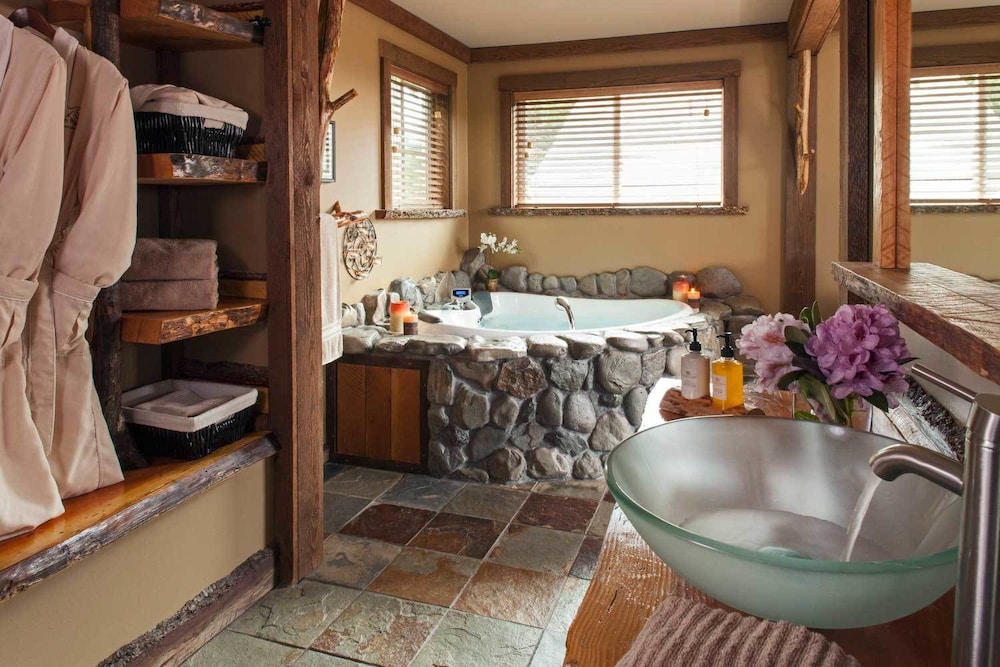 Carson Ridge Luxury Cabins - photo 11