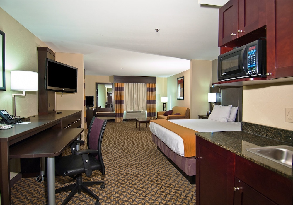 Holiday Inn Express & Suites Jackson Pearl Intl Airport by IHG - photo 11
