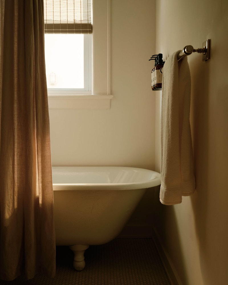 The James Bradley Hotel - photo 24