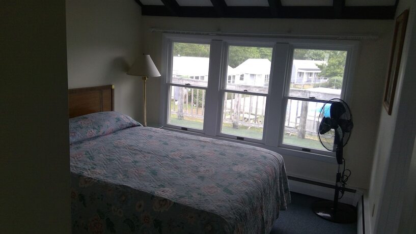 Village Green Motel - photo 10
