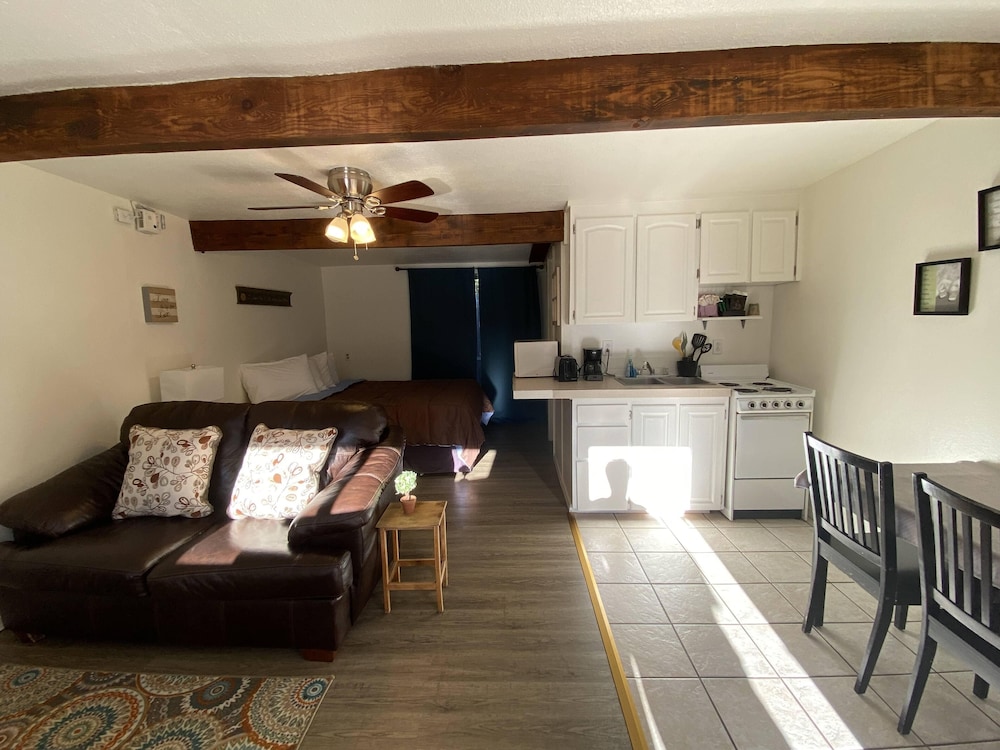 Arbor Inn Motel Oakridge - photo 13