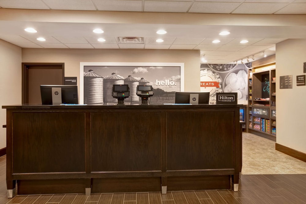 Hampton Inn DeKalb IL - photo 2