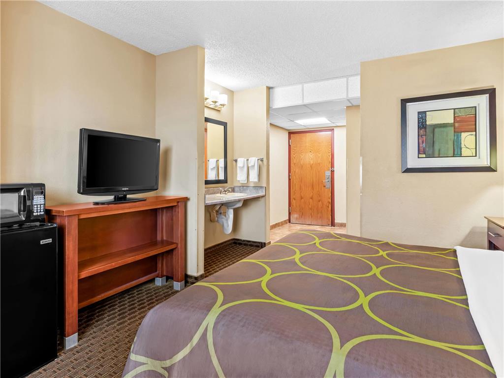 Super 8 by Wyndham Sturtevant Racine - photo 28