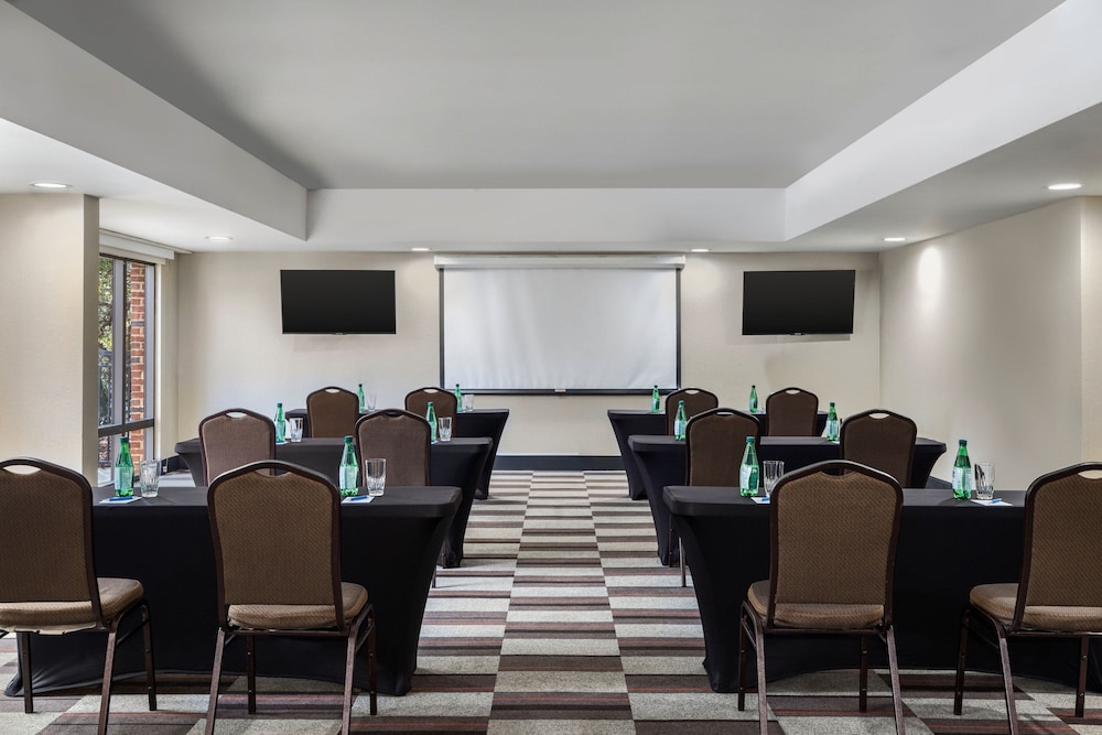 Four Points by Sheraton Greensboro Airport - photo 47