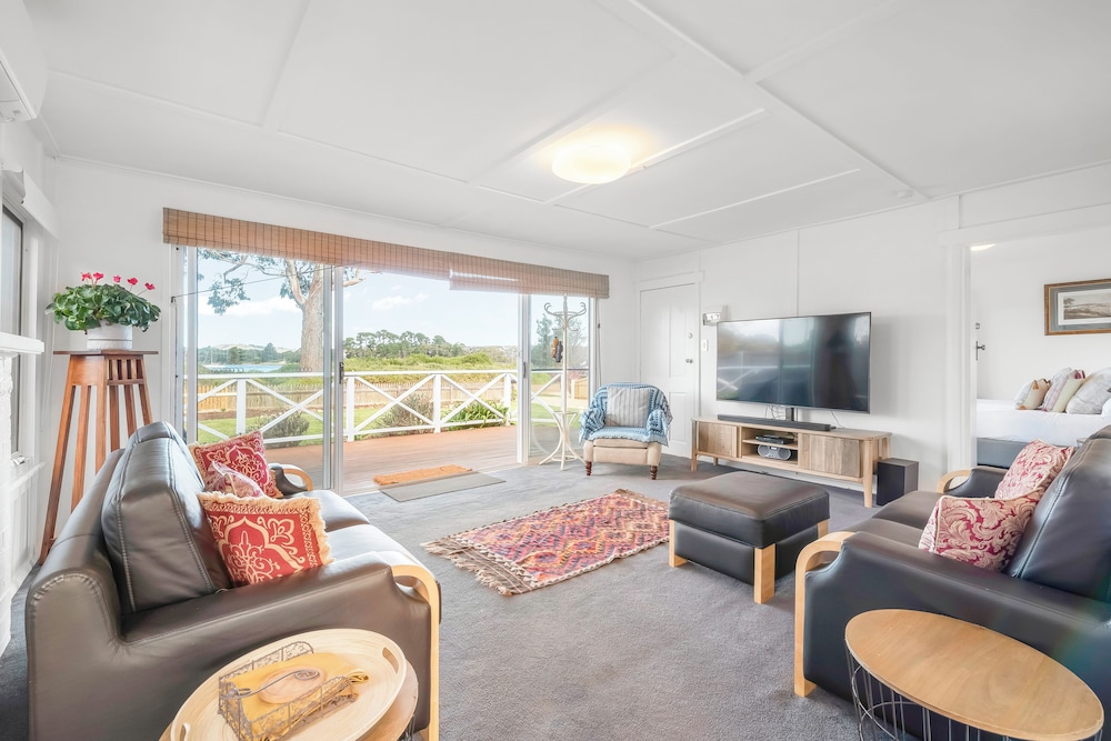 Mandalay on Pipeclay — 4-Star Luxury Hotel in Cremorne, Australia