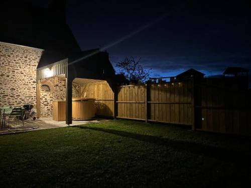 Gîte à 10 min de Dinan avec bain nordique privatif - carbon neutral hotel in Corseul