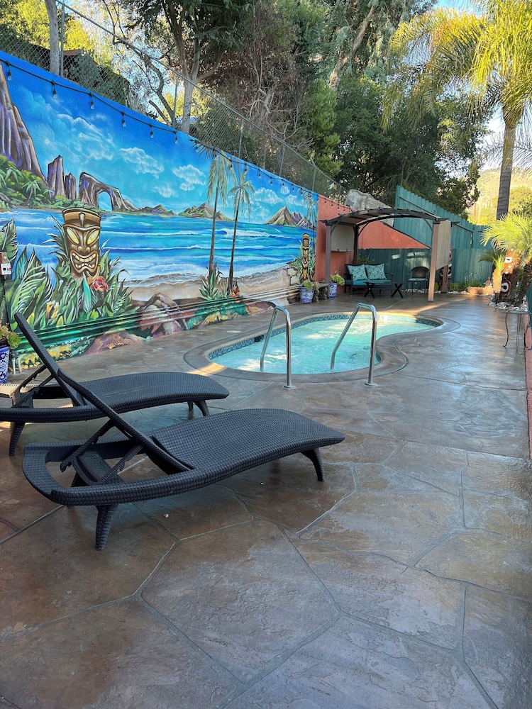 Oakridge Inn - carbon neutral hotel in Oak View