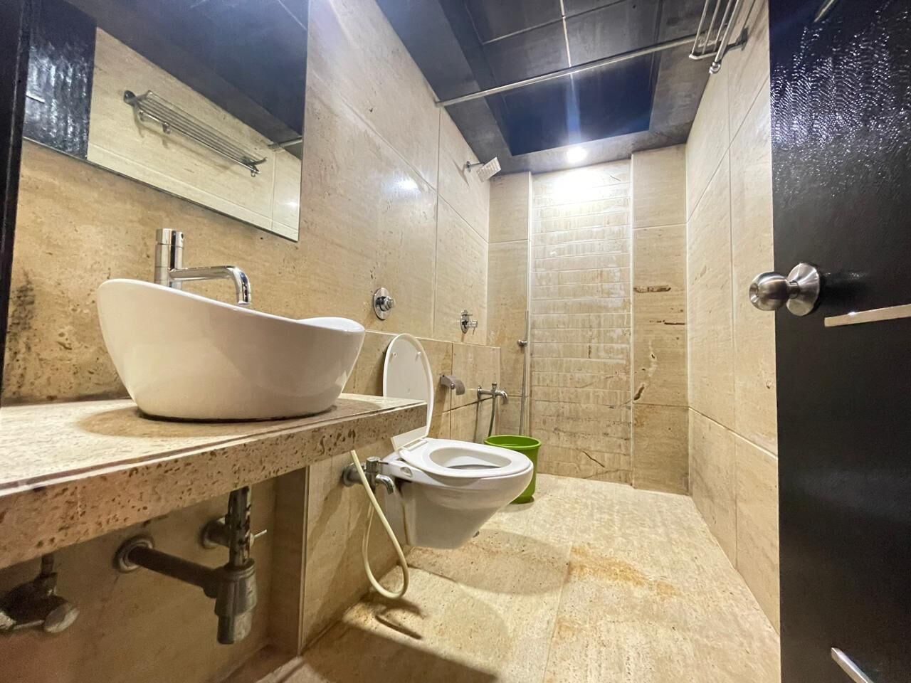 Hotel Rr Suites Near Lodha Xperia Mall
