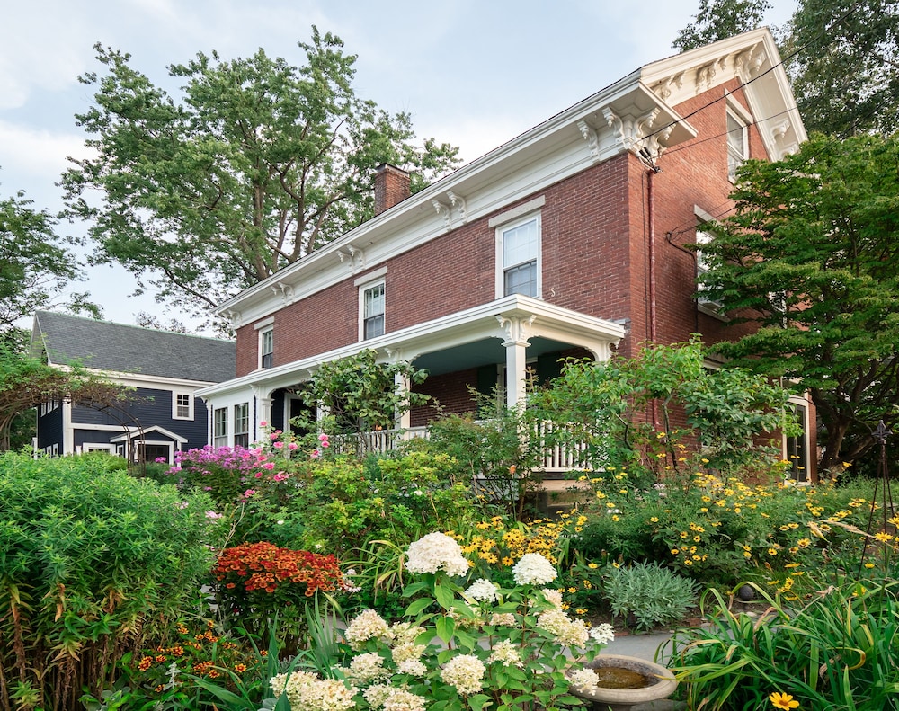 The Water Street Inn - photo 2