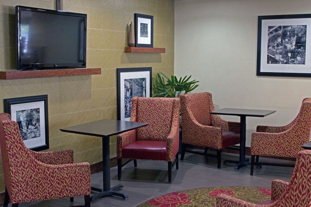 Hampton Inn Norfolk Chesapeake - photo 2