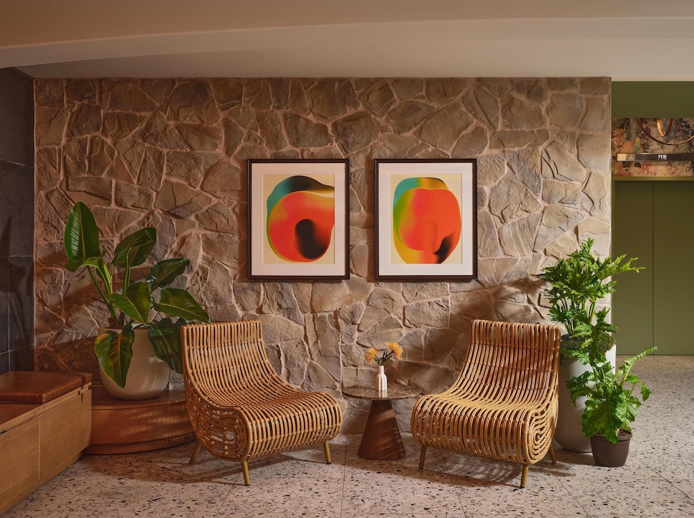 The Ambassador Hotel of Waikiki Tapestry Collection by Hilton - photo 5