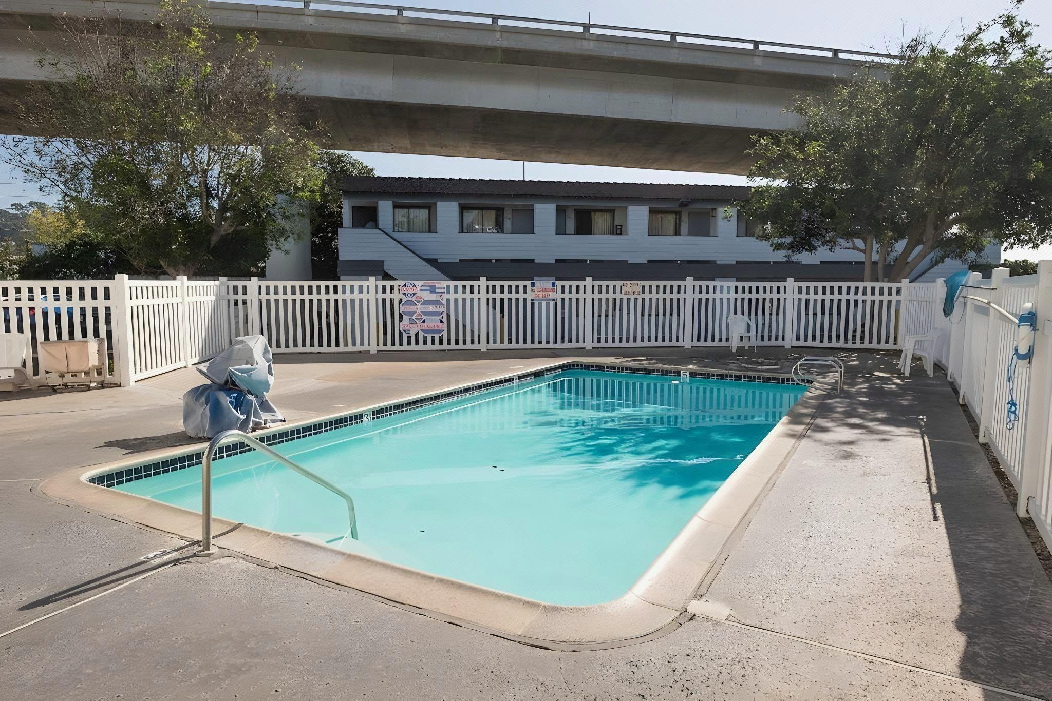 E Z 8 Motel Old Town - photo 20