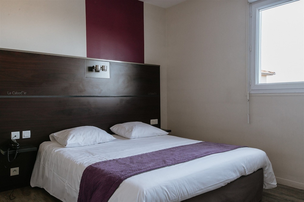 La Caborne - carbon neutral hotel in Limonest
