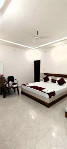 Goroomgo Mateshwari Palace Ayodhya in Fyzabad, India