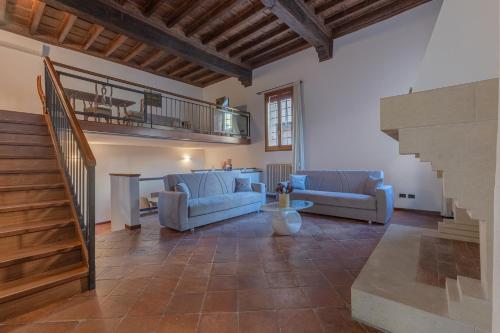 GuestHost Exclusive Duplex Apartment in the City Center x9 — 4-Star Luxury Hotel in Ferrara, Italy