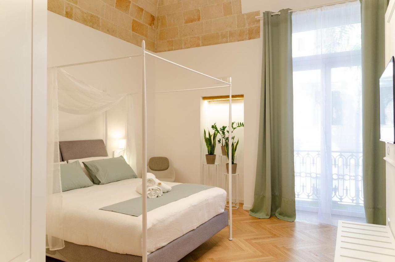 San Lorenzo Luxury Apartment Jacuzzi & Historic Center — 4-Star Luxury Hotel in Brindisi, Italy