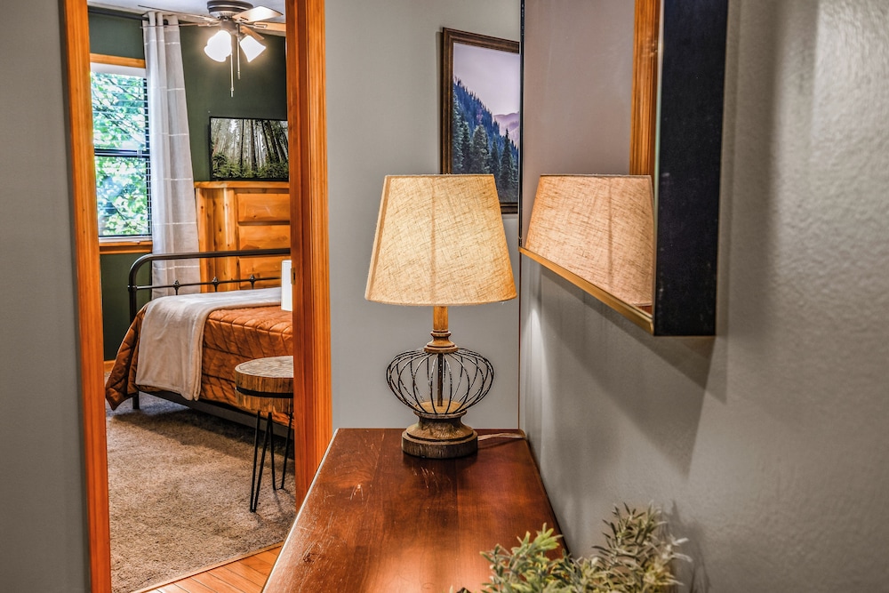 Pure & Simple — Sevierville — photo 3