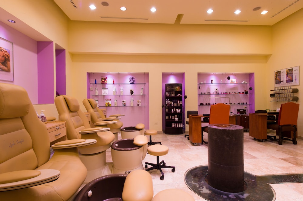 Nail salon