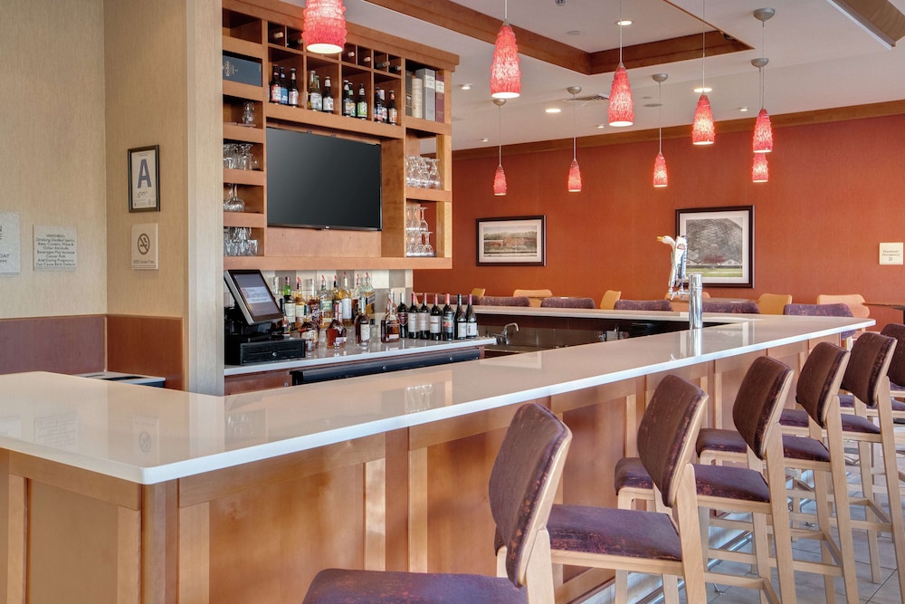 Hilton Garden Inn Milwaukee Airport - photo 43