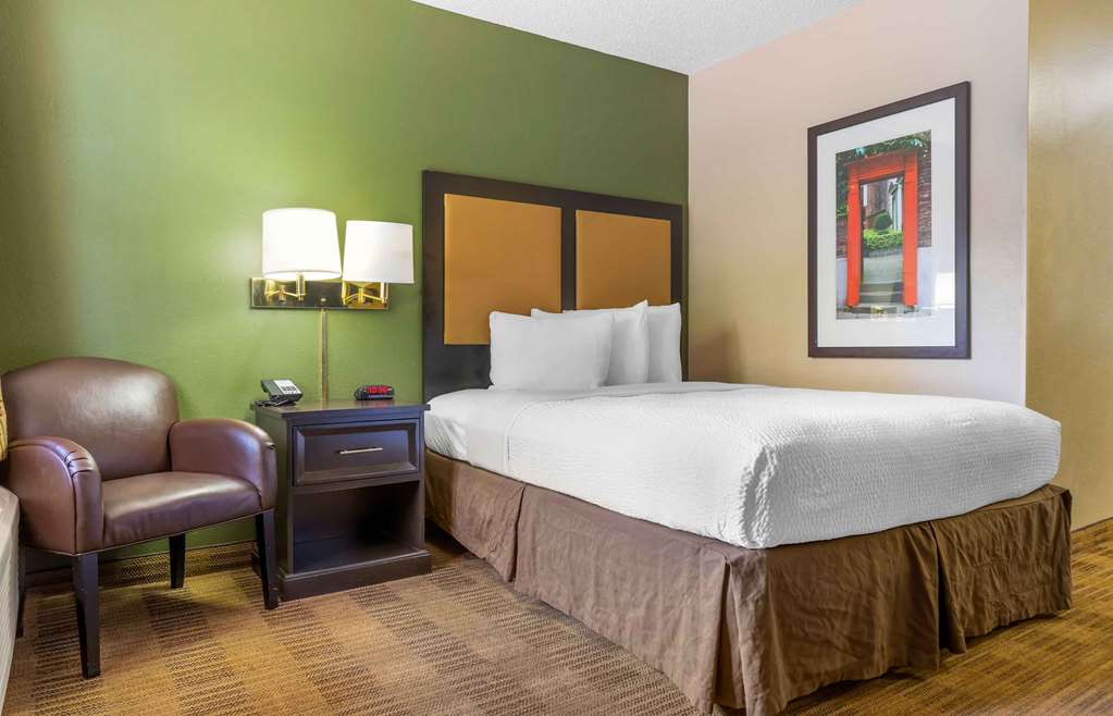 Extended Stay America Suites Fresno North - photo 11