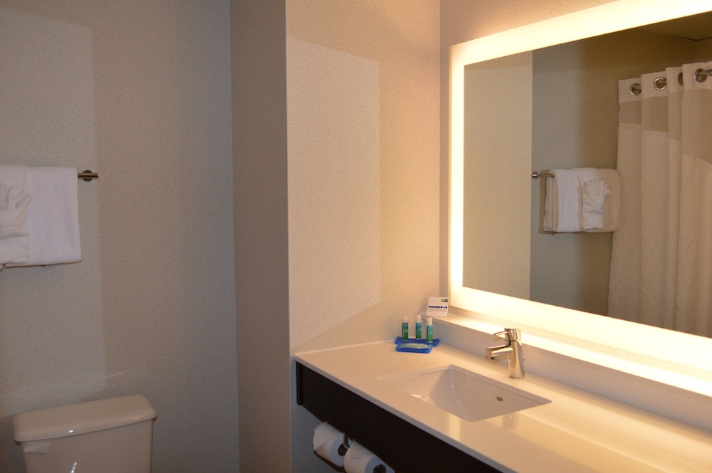 Holiday Inn Express Bloomsburg by IHG - photo 7