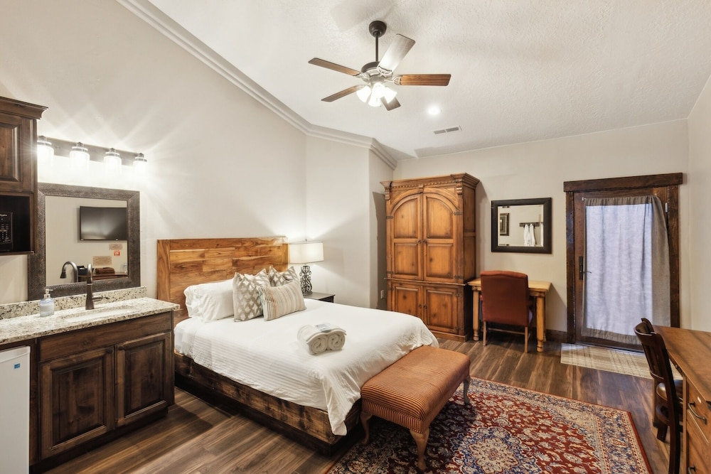 Zion Cliff Lodge - photo 15