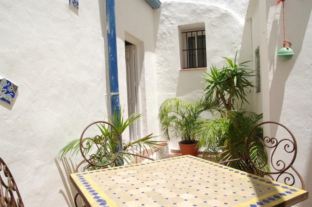 Livingtarifa Colón - carbon neutral hotel in Tarifa